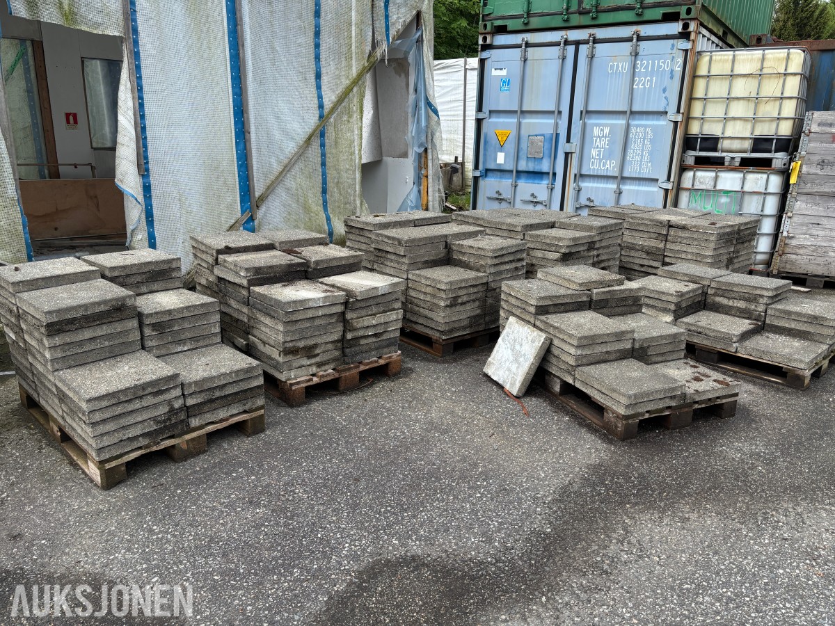 Ca. 7 paller betongheller 45 x 45 cm