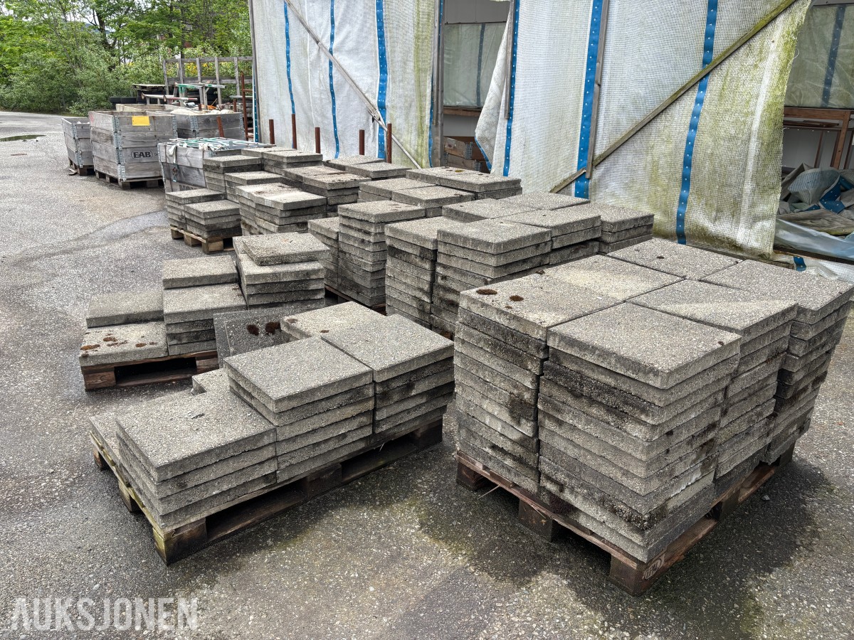 Ca. 7 paller betongheller 45 x 45 cm