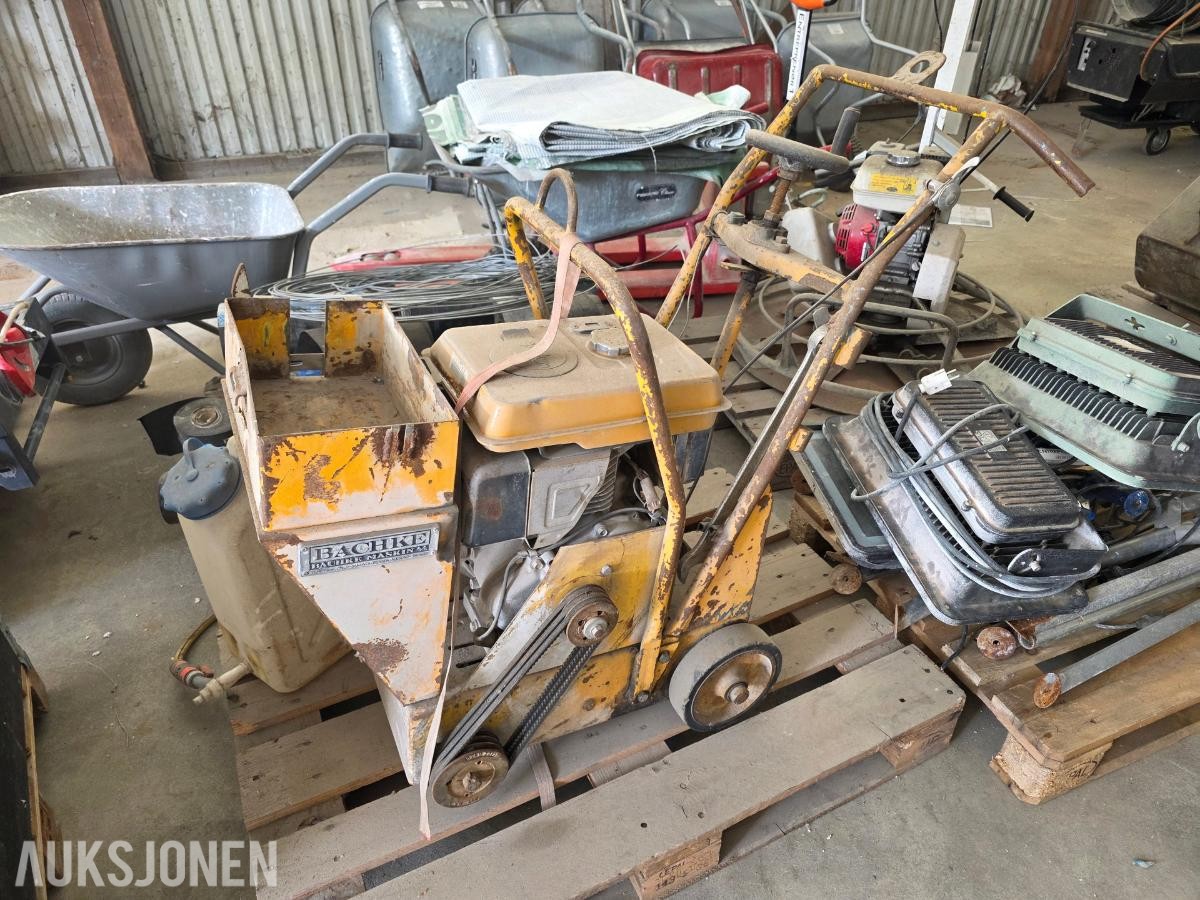 Bachke asfaltsag / fugesag med Robin EH34 motor