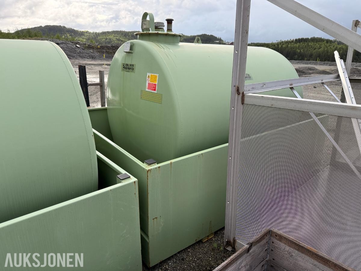 2022 Emiliana Serbatoi 3000L dieseltank med oppsamlingskar