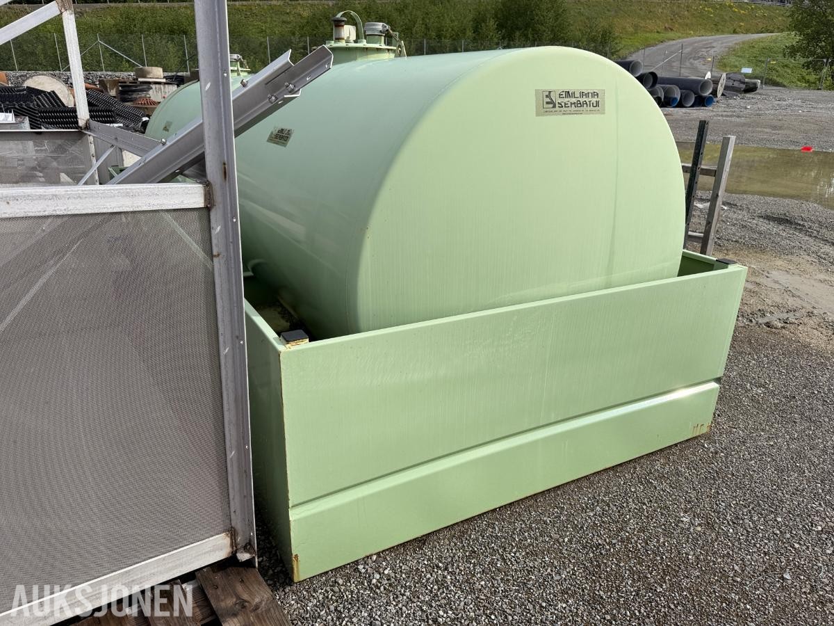 2022 Emiliana Serbatoi 3000L dieseltank med oppsamlingskar