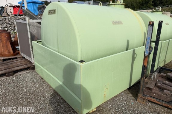 2022 Emiliana Serbatoi 3000L dieseltank med oppsamlingskar