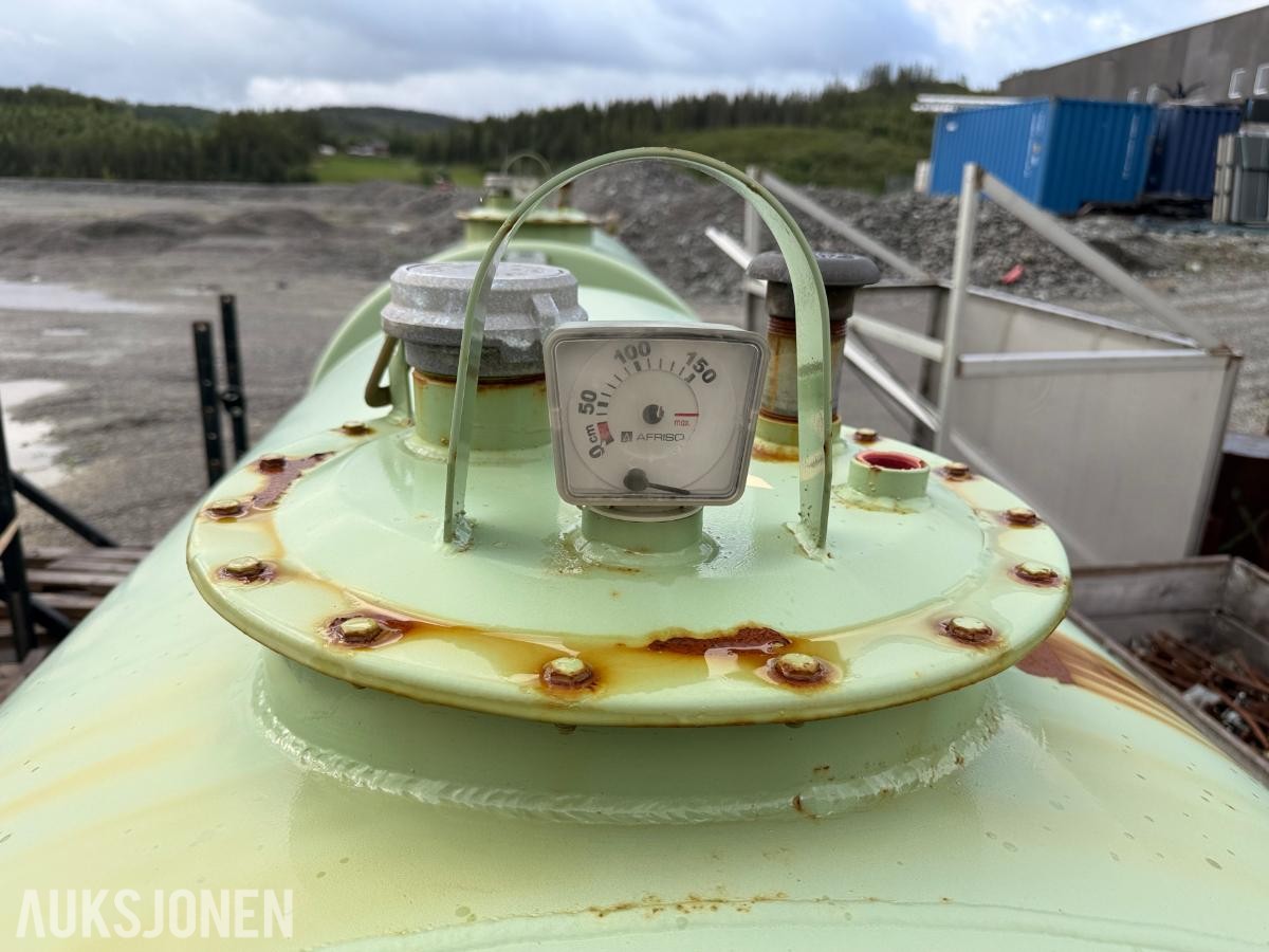 2022 Emiliana Serbatoi 3000L dieseltank med oppsamlingskar