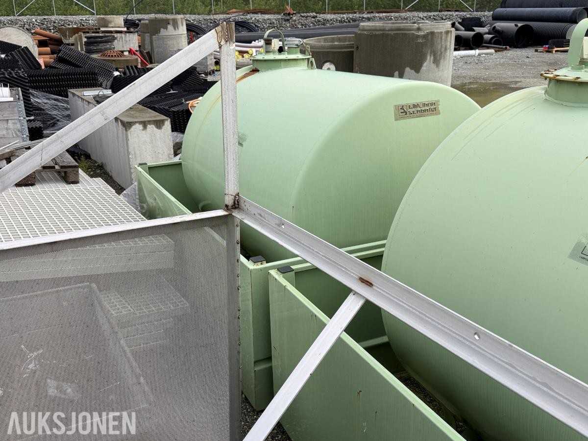 2022 Emiliana Serbatoi 3000L dieseltank med oppsamlingskar