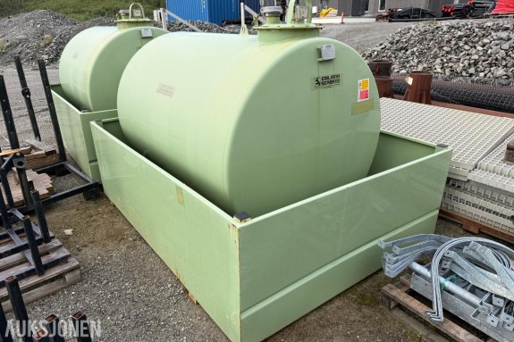 2022 Emiliana Serbatoi 3000L dieseltank med oppsamlingskar