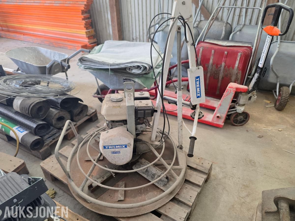 Tremix G910B glattemaskin / helikopter med skureskive
