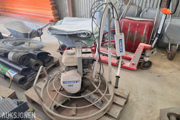Tremix G910B glattemaskin / helikopter med skureskive
