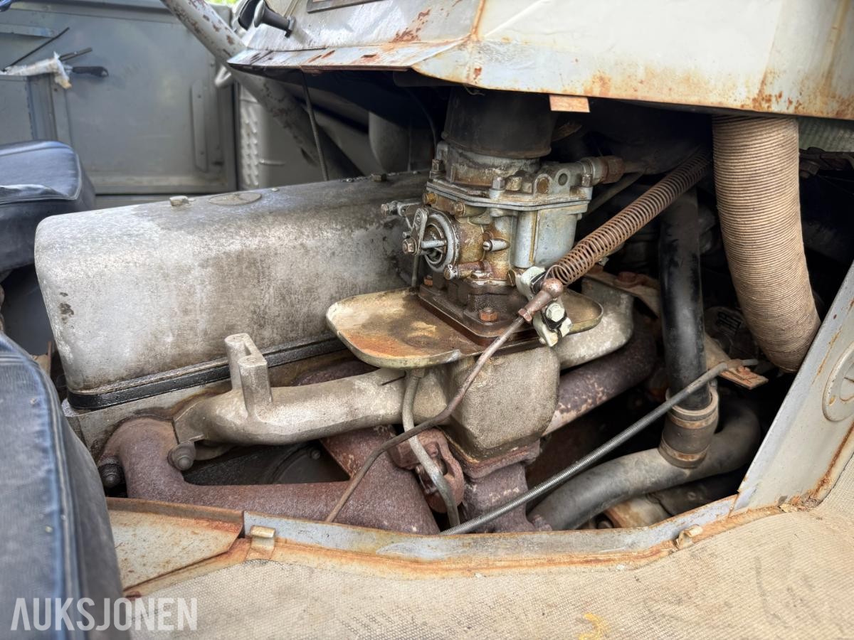 1964 Mercedes-Benz Unimog 404s med 2.2L M180 Bensin 6-Sylinder