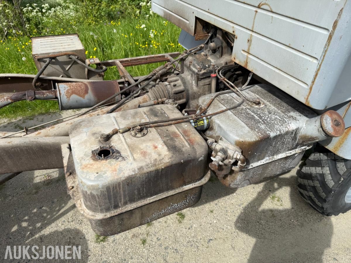 1964 Mercedes-Benz Unimog 404s med 2.2L M180 Bensin 6-Sylinder