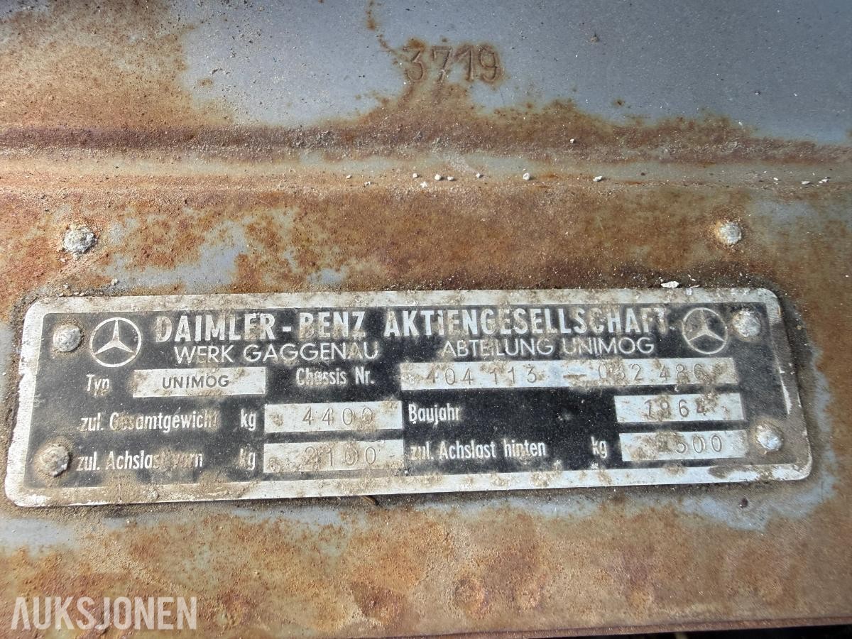 1964 Mercedes-Benz Unimog 404s med 2.2L M180 Bensin 6-Sylinder