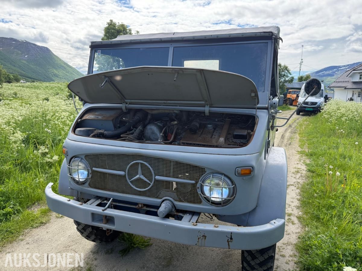 1964 Mercedes-Benz Unimog 404s med 2.2L M180 Bensin 6-Sylinder