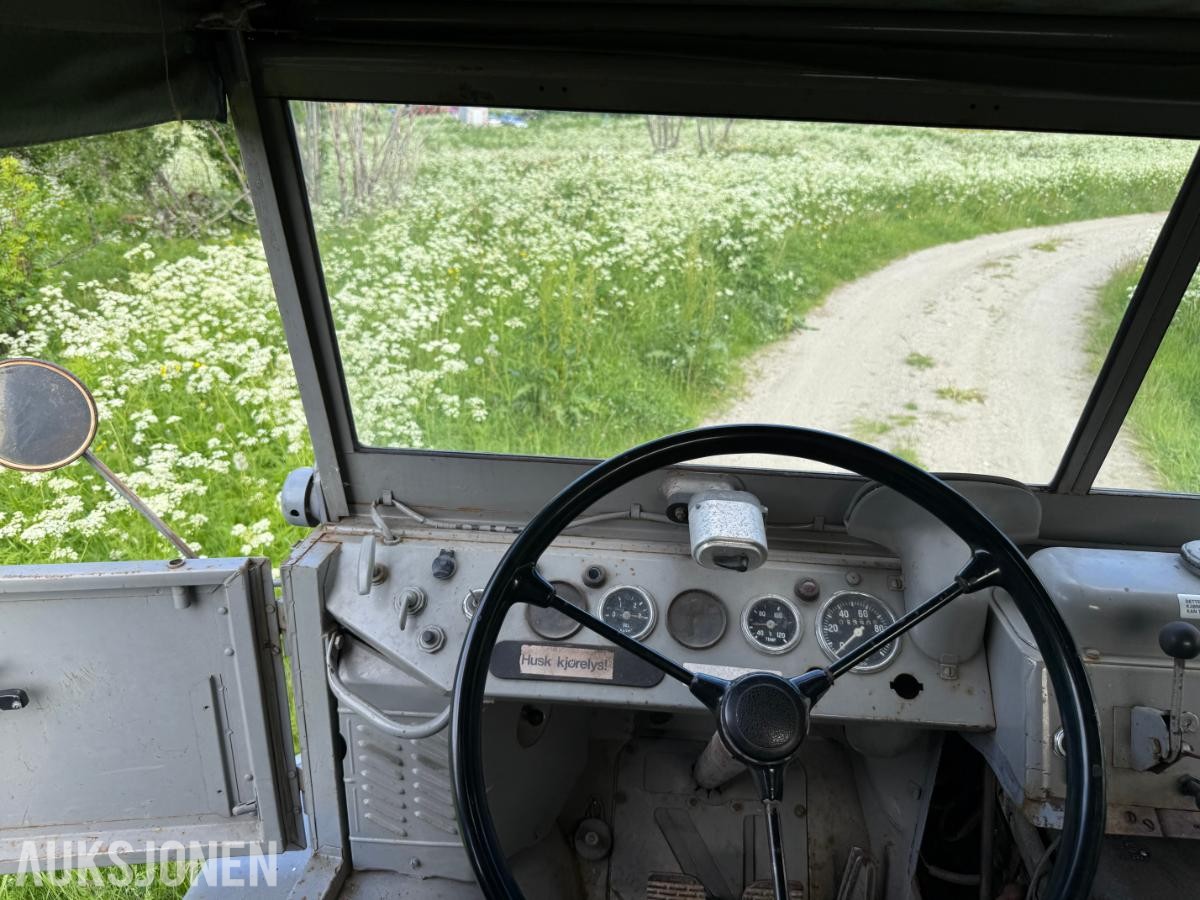 1964 Mercedes-Benz Unimog 404s med 2.2L M180 Bensin 6-Sylinder