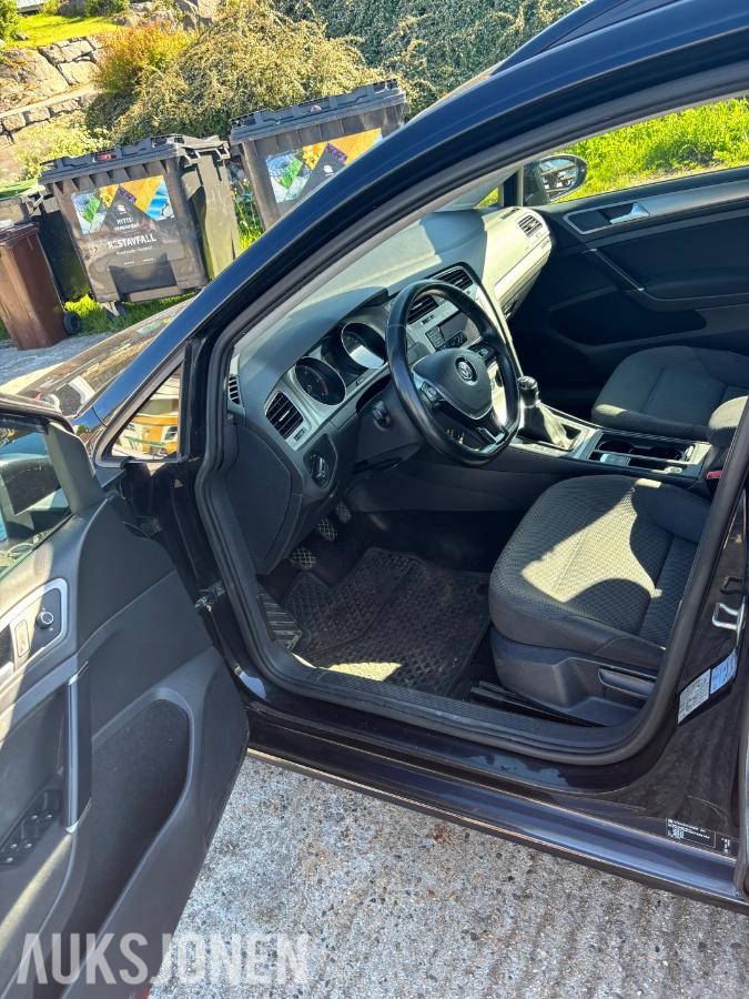 2015 Volkswagen Golf 1.6D 105hk Webasto sommerdekk vinterdekk