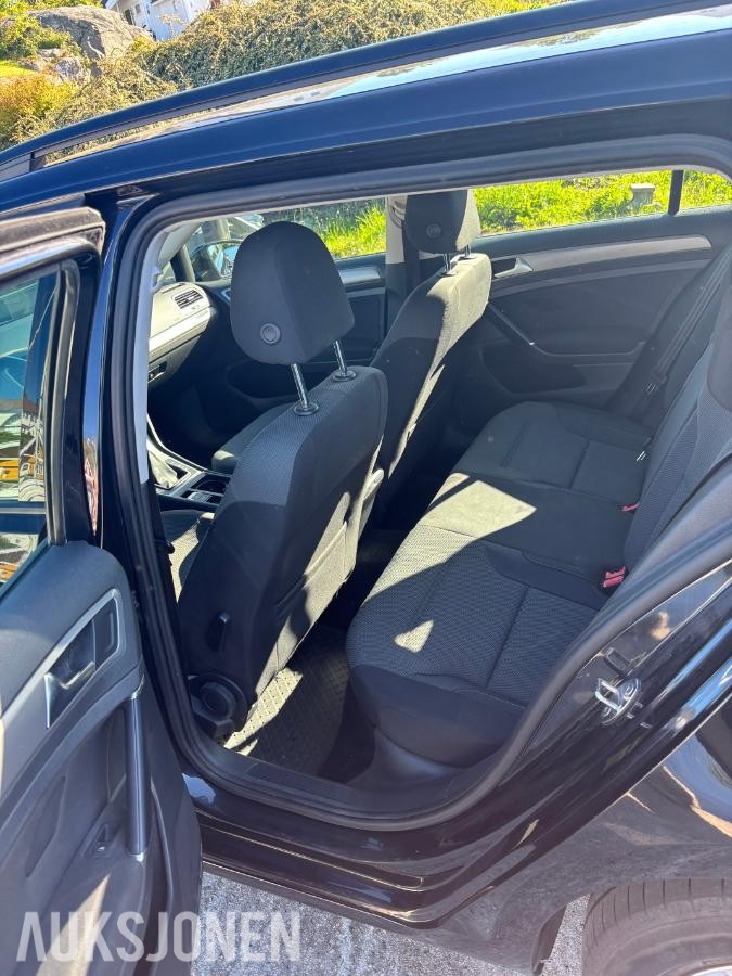 2015 Volkswagen Golf 1.6D 105hk Webasto sommerdekk vinterdekk