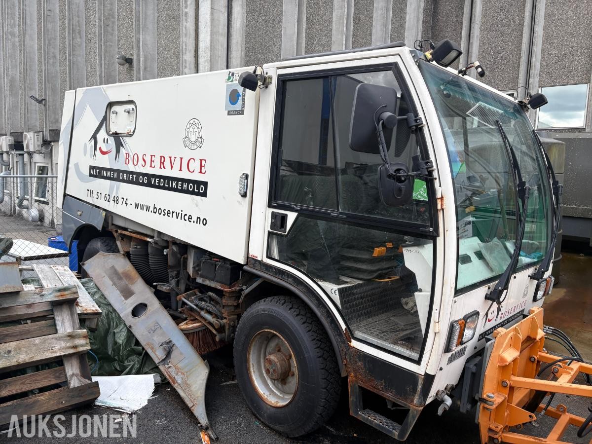 2007 Aebi MFH 5000 Redskapsbærer/sopebil