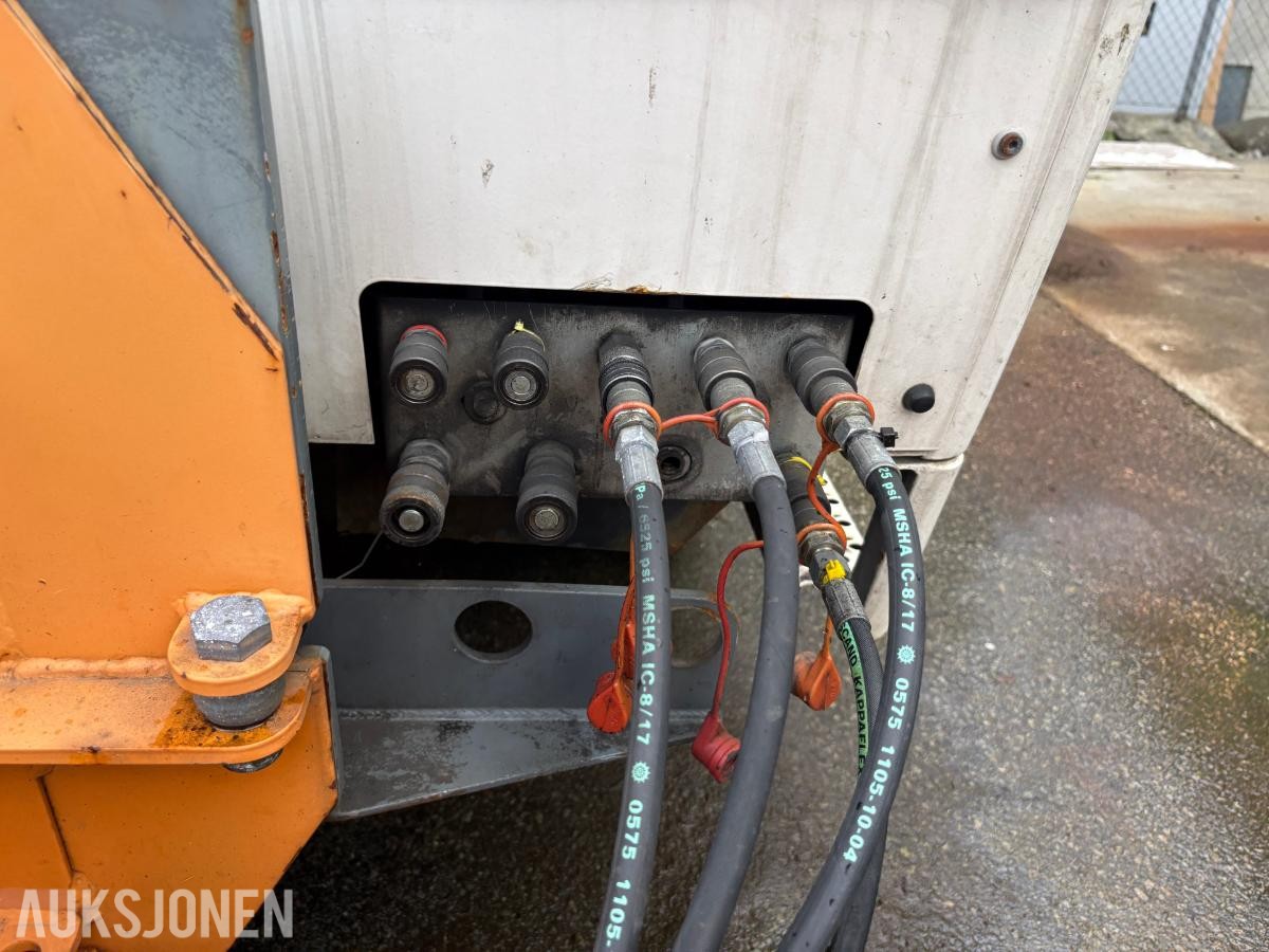 2007 Aebi MFH 5000 Redskapsbærer/sopebil
