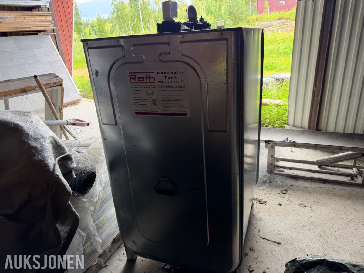 Roth 750 l. Diseltank m/pumpe