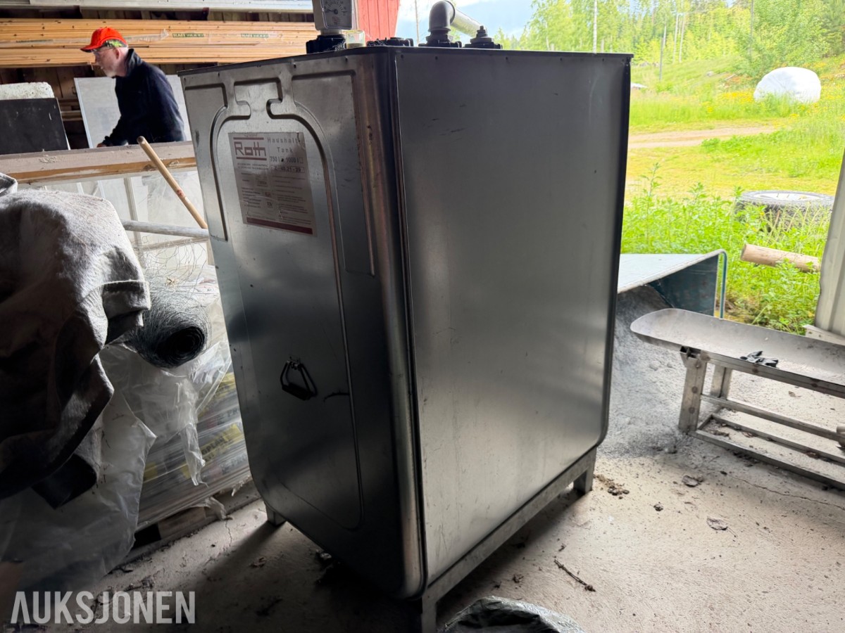 Roth 750 l. Diseltank m/pumpe