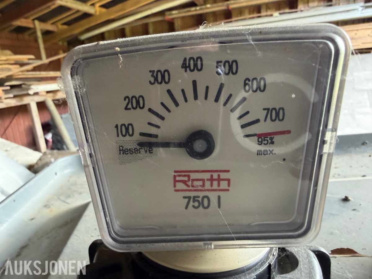 Roth 750 l. Diseltank m/pumpe