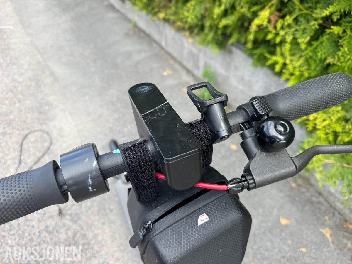 E-Wheels E2S V2 Elektrisk Sparkesykkel - Repobjekt