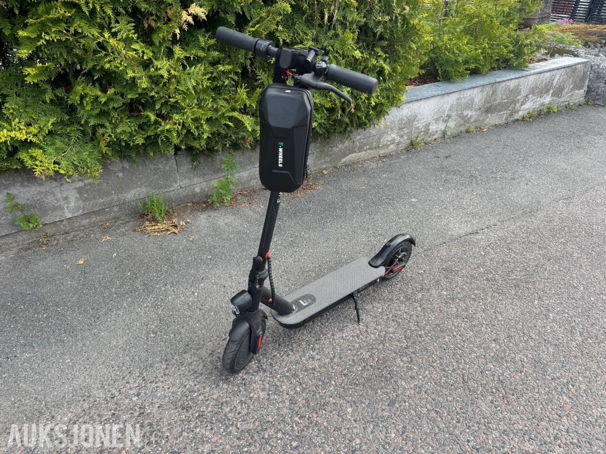 E-Wheels E2S V2 Elektrisk Sparkesykkel - Repobjekt