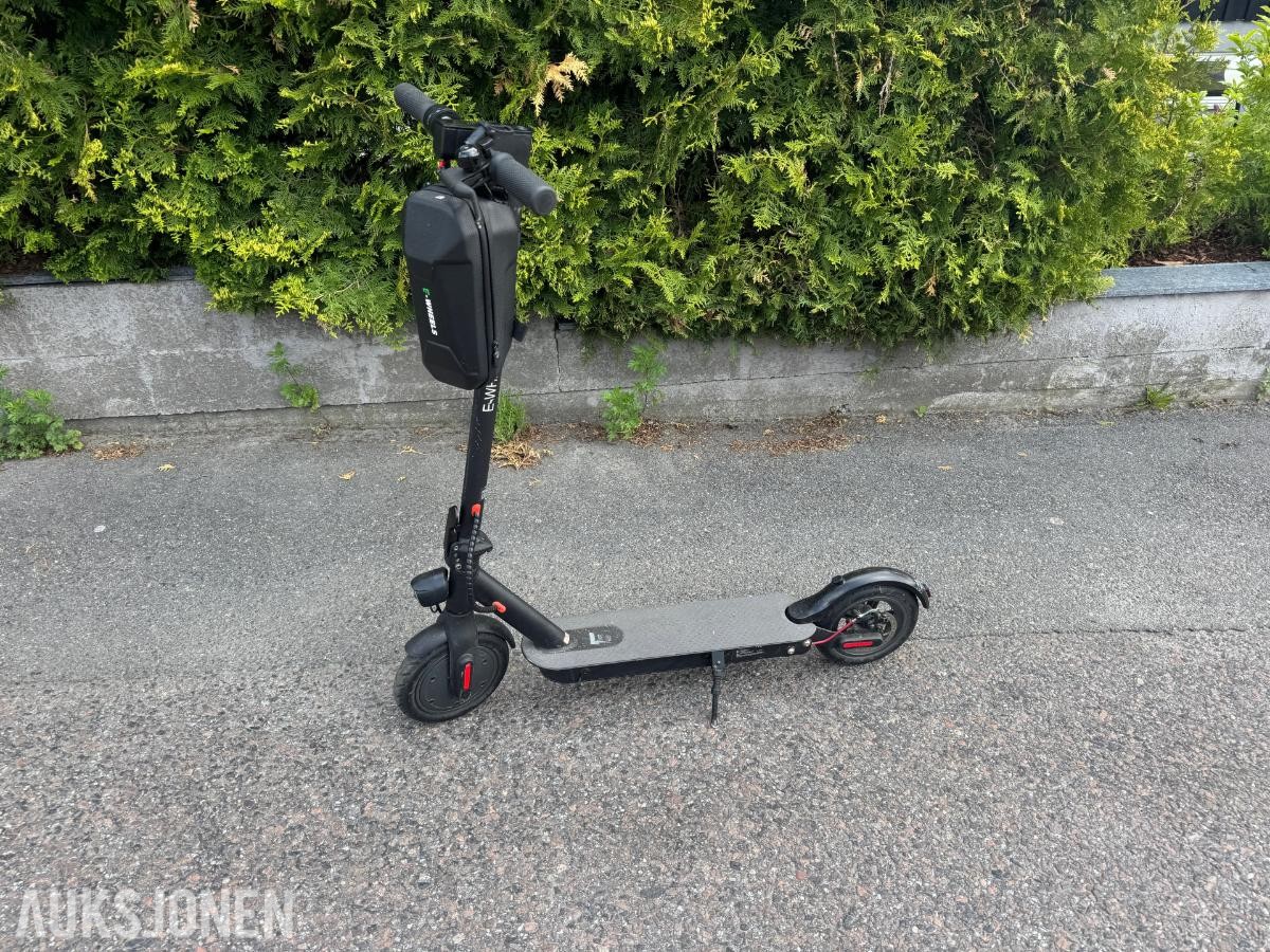 E-Wheels E2S V2 Elektrisk Sparkesykkel - Repobjekt
