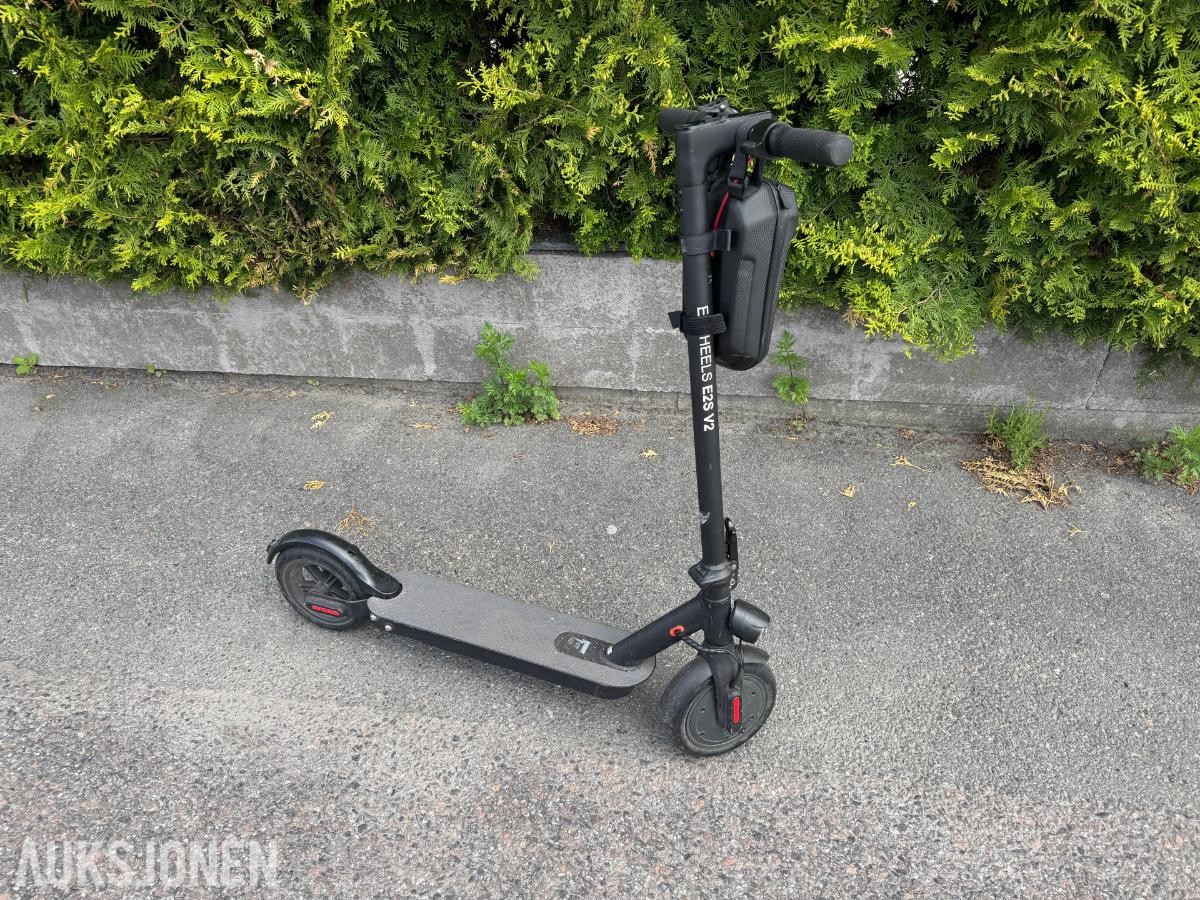 E-Wheels E2S V2 Elektrisk Sparkesykkel - Repobjekt