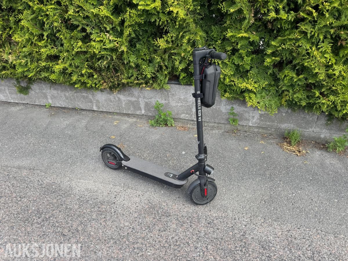 E-Wheels E2S V2 Elektrisk Sparkesykkel - Repobjekt