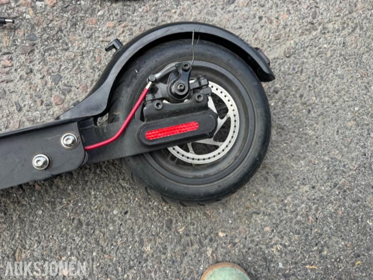 E-Wheels E2S V2 Elektrisk Sparkesykkel - Repobjekt