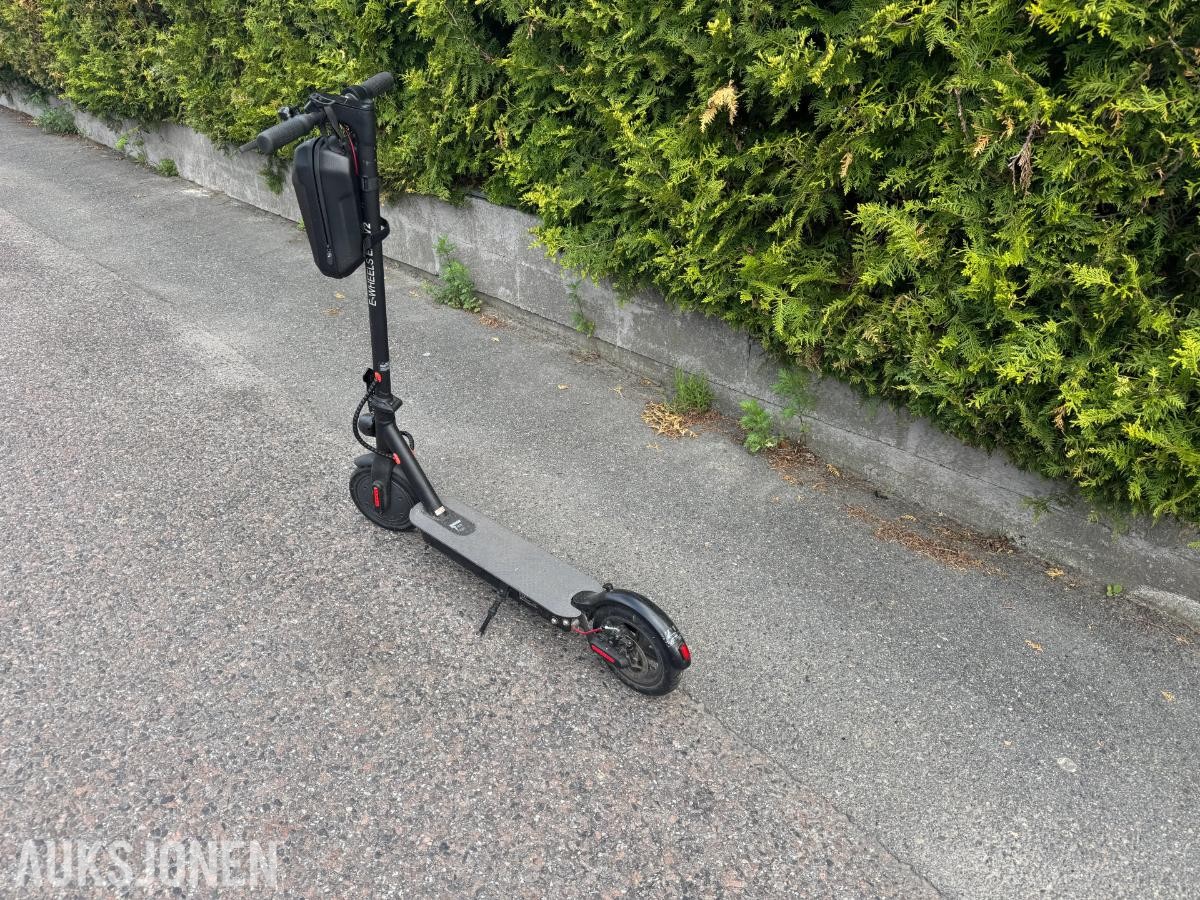 E-Wheels E2S V2 Elektrisk Sparkesykkel - Repobjekt