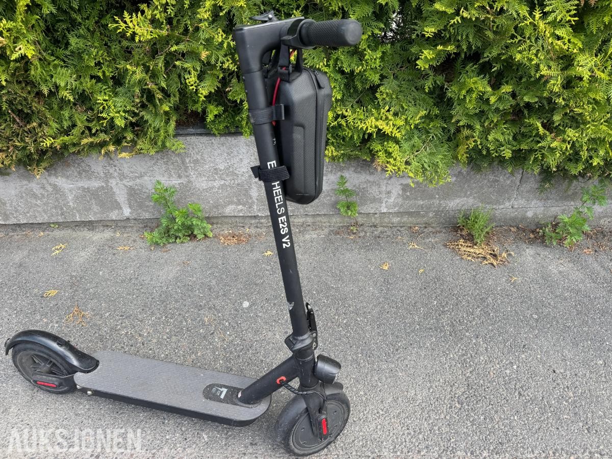 E-Wheels E2S V2 Elektrisk Sparkesykkel - Repobjekt