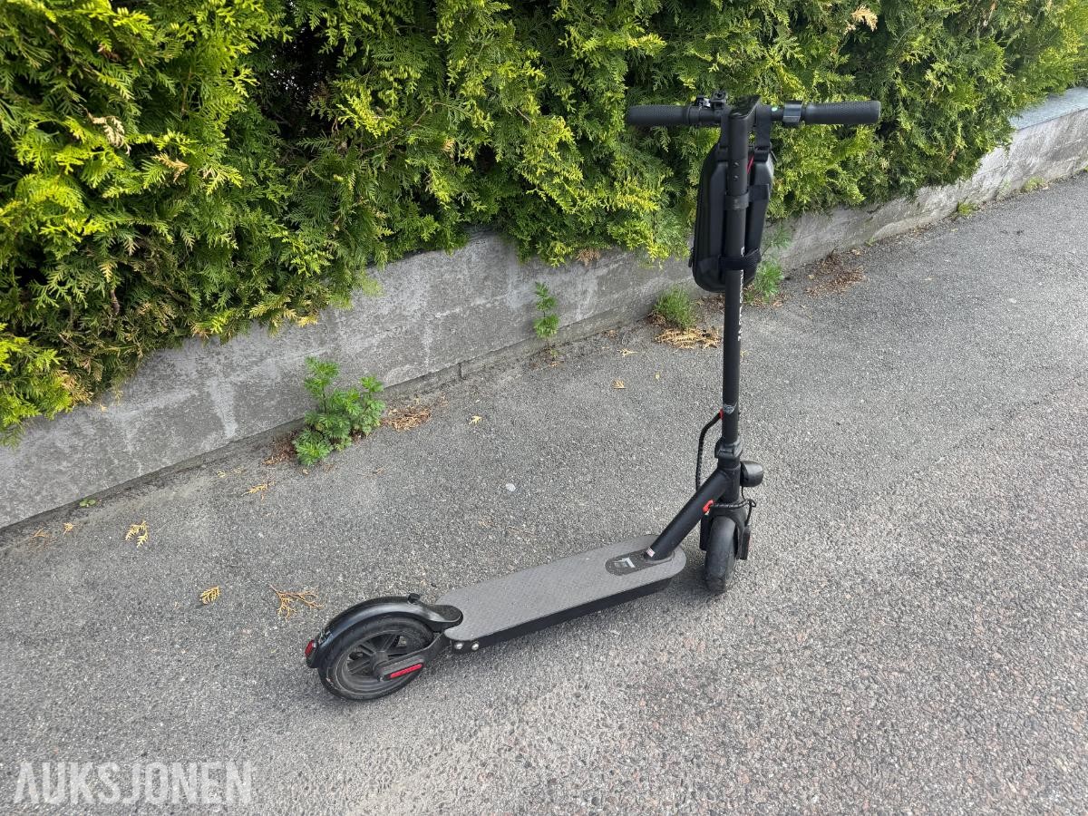 E-Wheels E2S V2 Elektrisk Sparkesykkel - Repobjekt