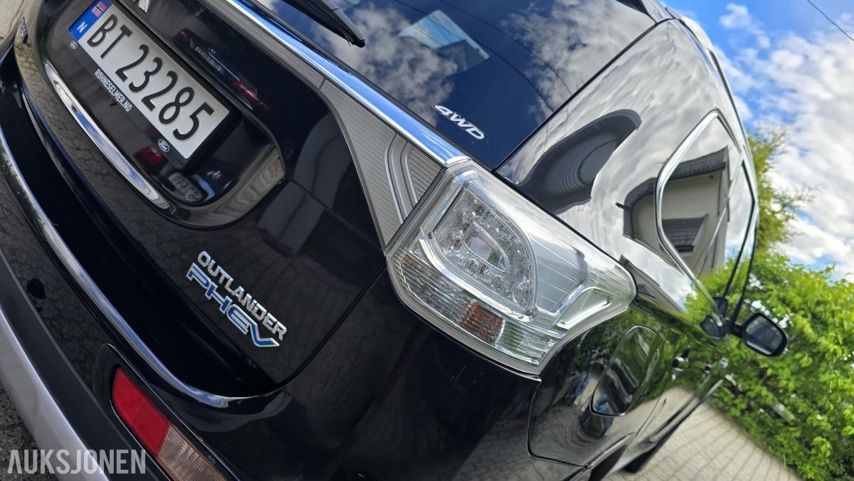 2015 Mitsubishi Outlander PHEV 2.0 Hybrid 121hk 4WD Cruisekontroll, ryggekamera, hengerfeste