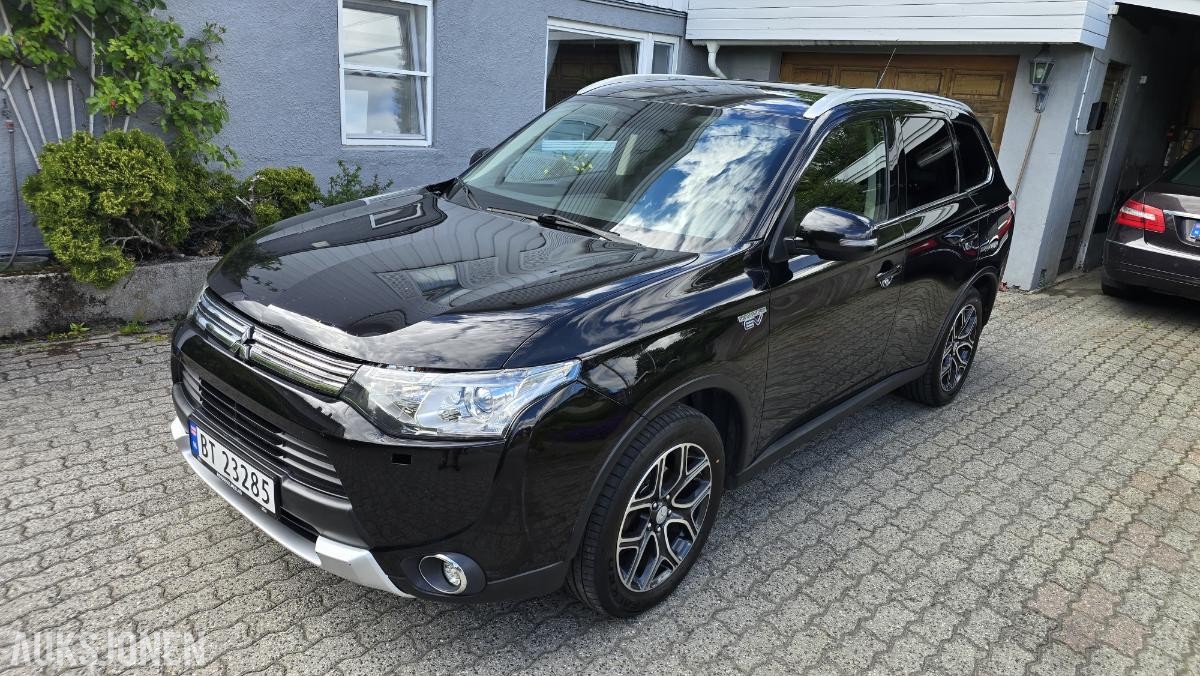 2015 Mitsubishi Outlander PHEV 2.0 Hybrid 121hk 4WD Cruisekontroll, ryggekamera, hengerfeste