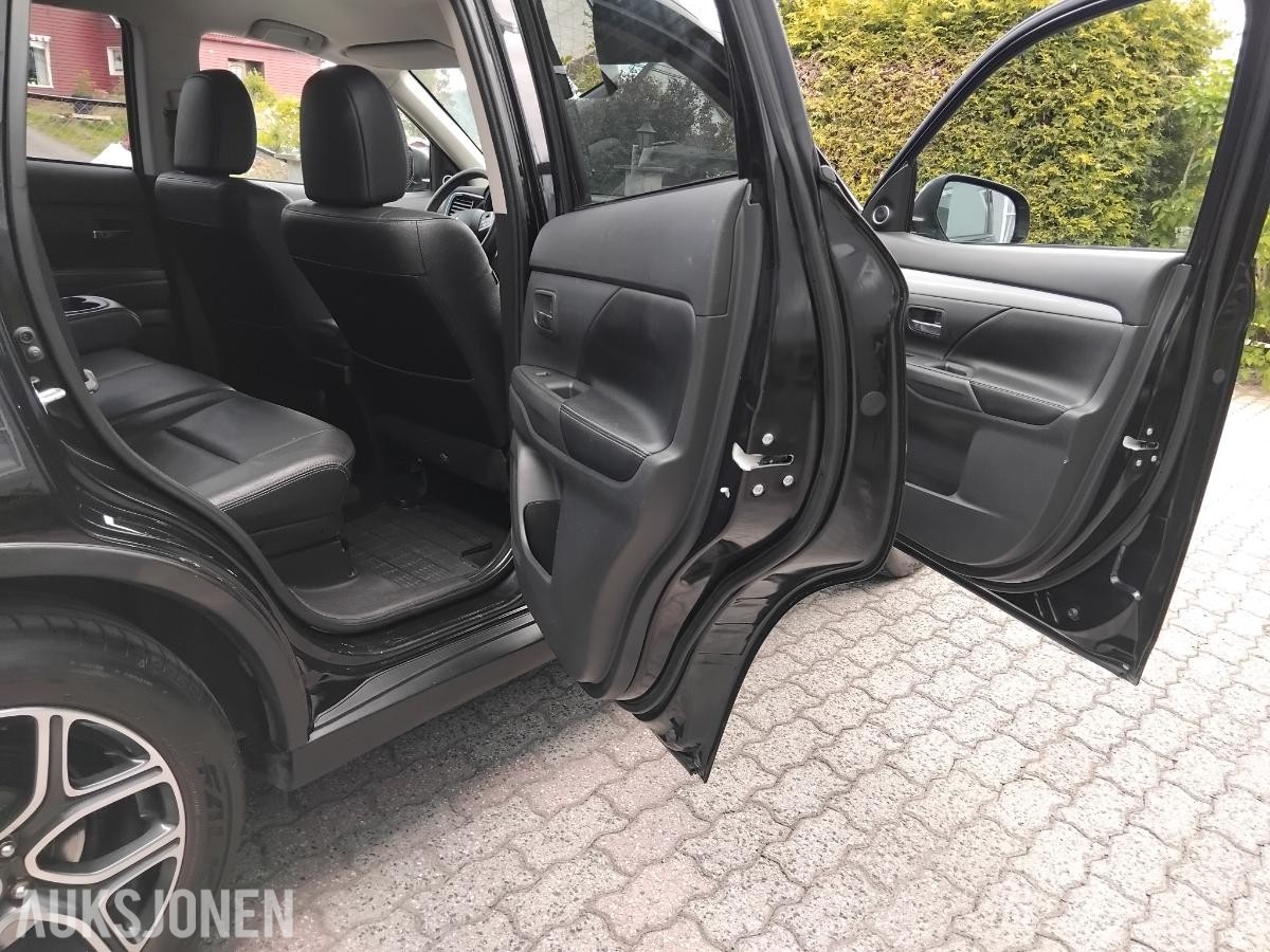 2015 Mitsubishi Outlander PHEV 2.0 Hybrid 121hk 4WD Cruisekontroll, ryggekamera, hengerfeste