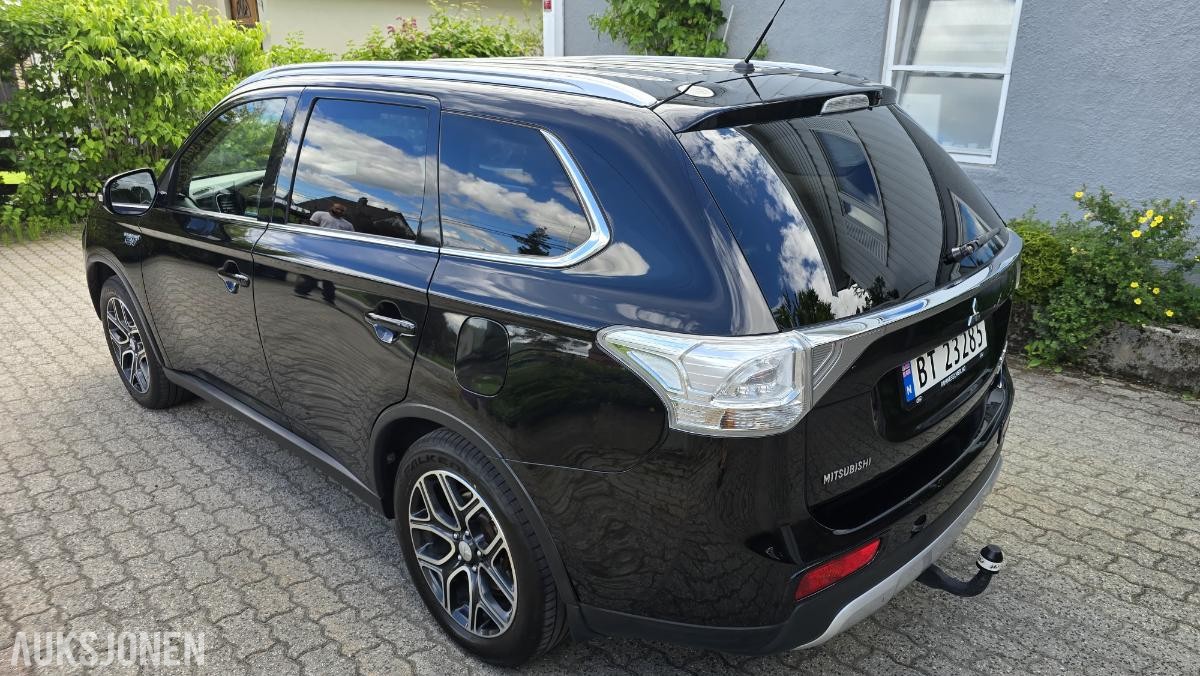 2015 Mitsubishi Outlander PHEV 2.0 Hybrid 121hk 4WD Cruisekontroll, ryggekamera, hengerfeste