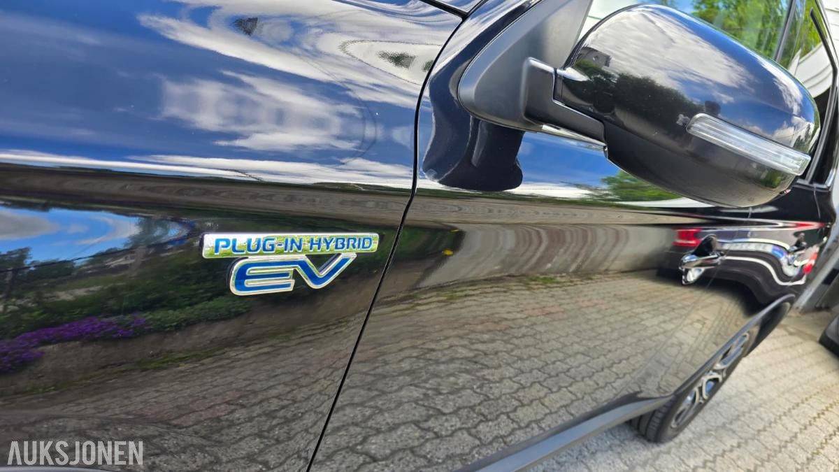 2015 Mitsubishi Outlander PHEV 2.0 Hybrid 121hk 4WD Cruisekontroll, ryggekamera, hengerfeste