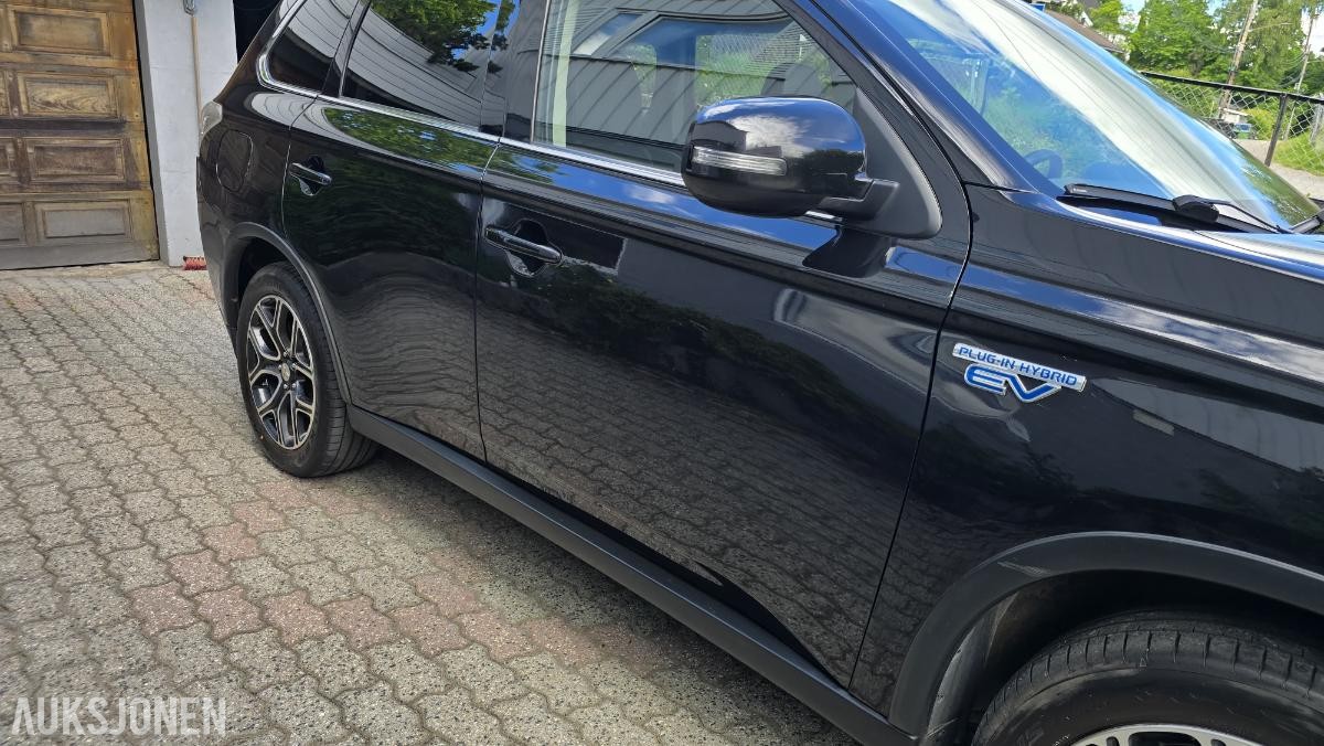 2015 Mitsubishi Outlander PHEV 2.0 Hybrid 121hk 4WD Cruisekontroll, ryggekamera, hengerfeste