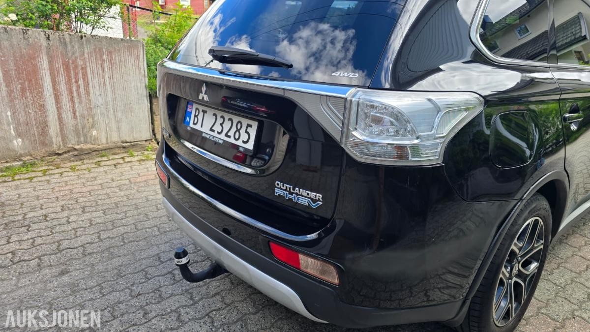 2015 Mitsubishi Outlander PHEV 2.0 Hybrid 121hk 4WD Cruisekontroll, ryggekamera, hengerfeste