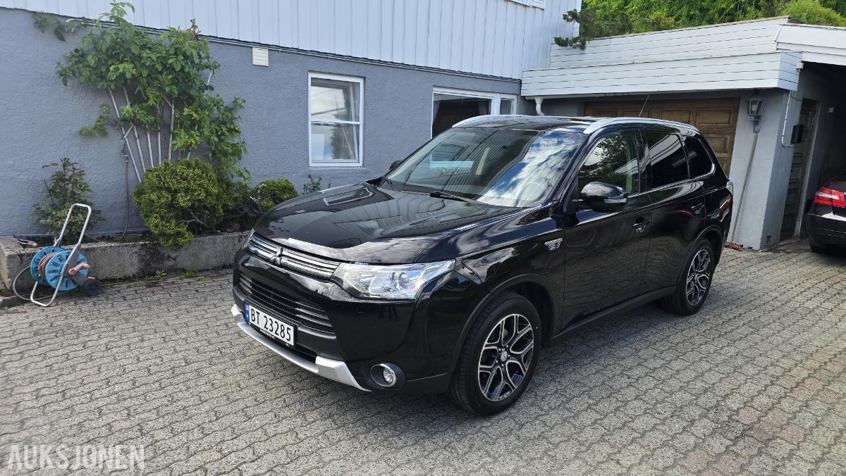 2015 Mitsubishi Outlander PHEV 2.0 Hybrid 121hk 4WD Cruisekontroll, ryggekamera, hengerfeste