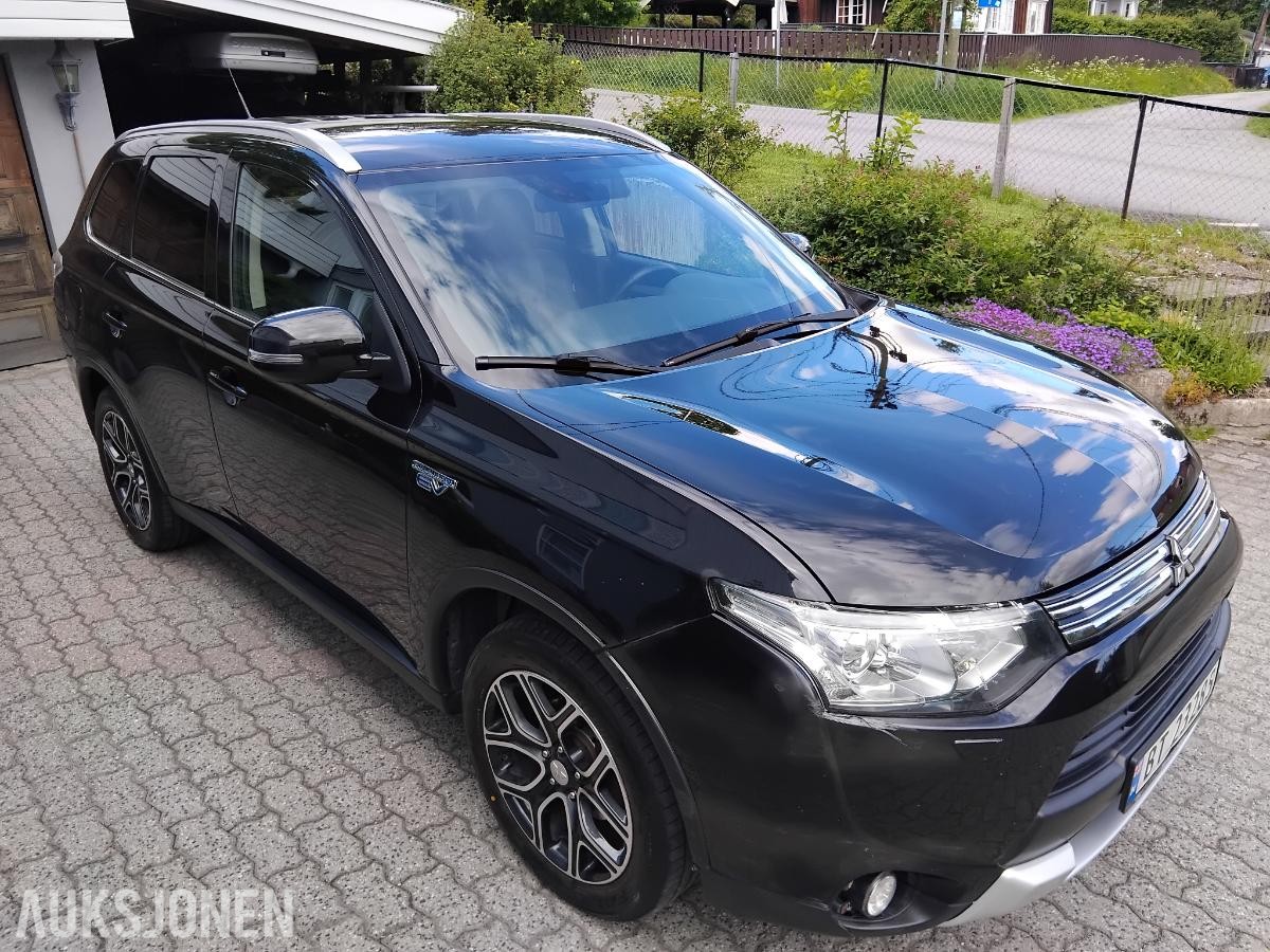 2015 Mitsubishi Outlander PHEV 2.0 Hybrid 121hk 4WD Cruisekontroll, ryggekamera, hengerfeste