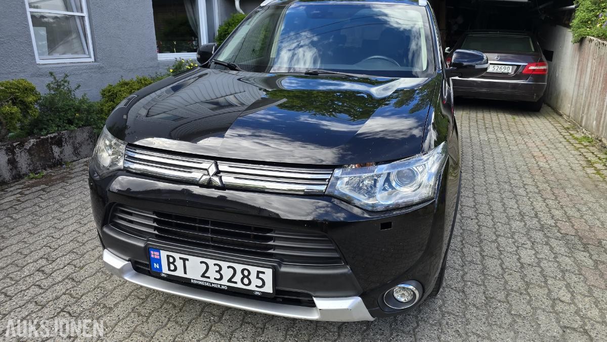2015 Mitsubishi Outlander PHEV 2.0 Hybrid 121hk 4WD Cruisekontroll, ryggekamera, hengerfeste