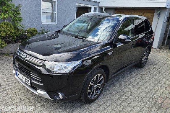 2015 Mitsubishi Outlander PHEV 2.0 Hybrid 121hk 4WD Cruisekontroll, ryggekamera, hengerfeste