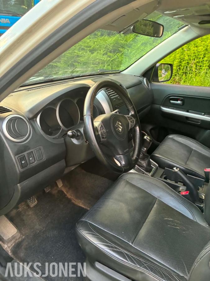 2013 Suzuki Grand Vitara 1.9D 129hk 4X4 piggdekk sommerhjul