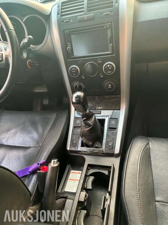 2013 Suzuki Grand Vitara 1.9D 129hk 4X4 piggdekk sommerhjul