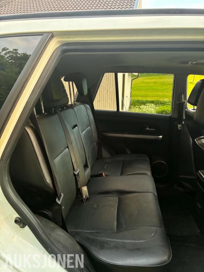 2013 Suzuki Grand Vitara 1.9D 129hk 4X4 piggdekk sommerhjul