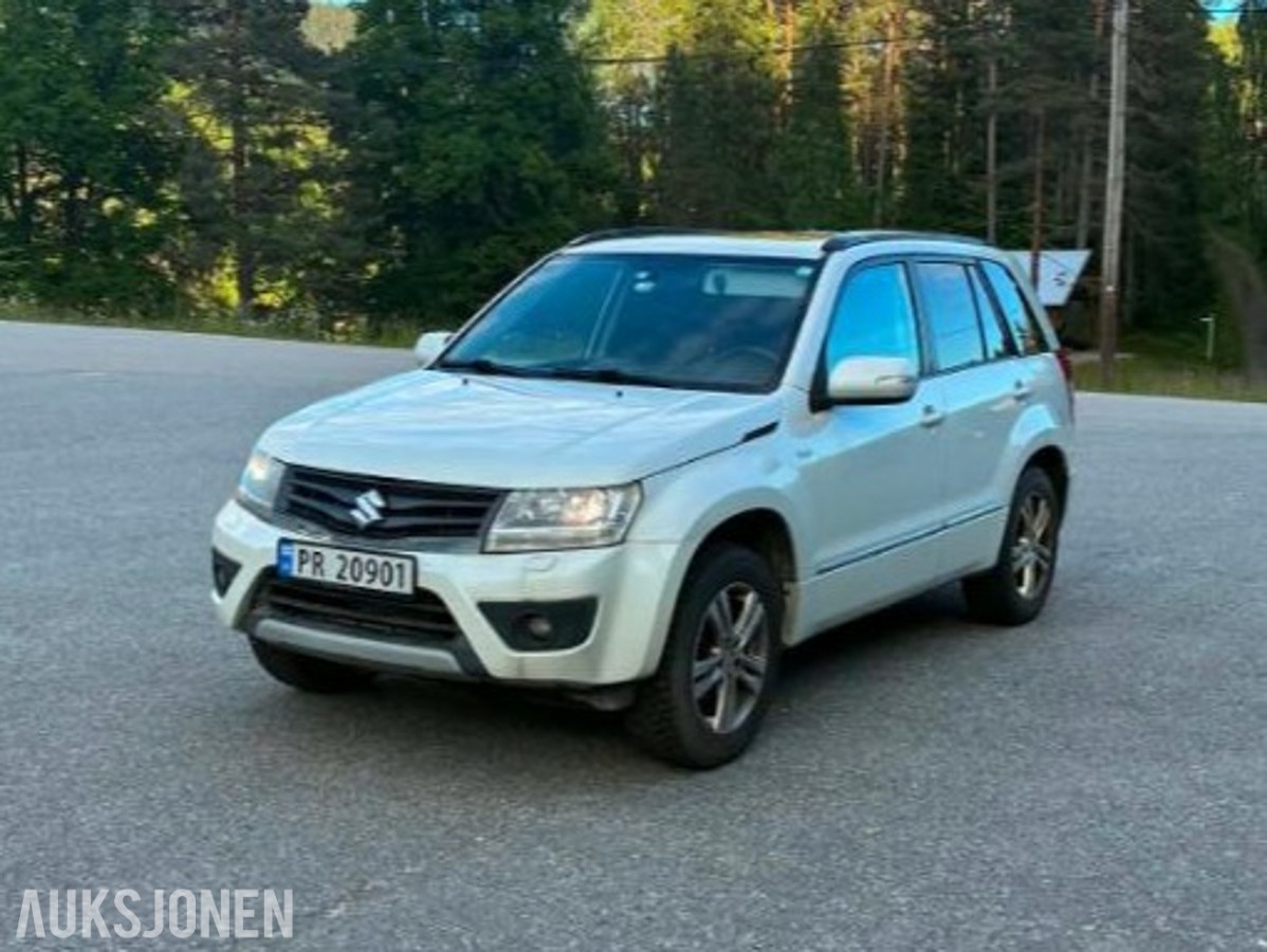 2013 Suzuki Grand Vitara 1.9D 129hk 4X4 piggdekk sommerhjul