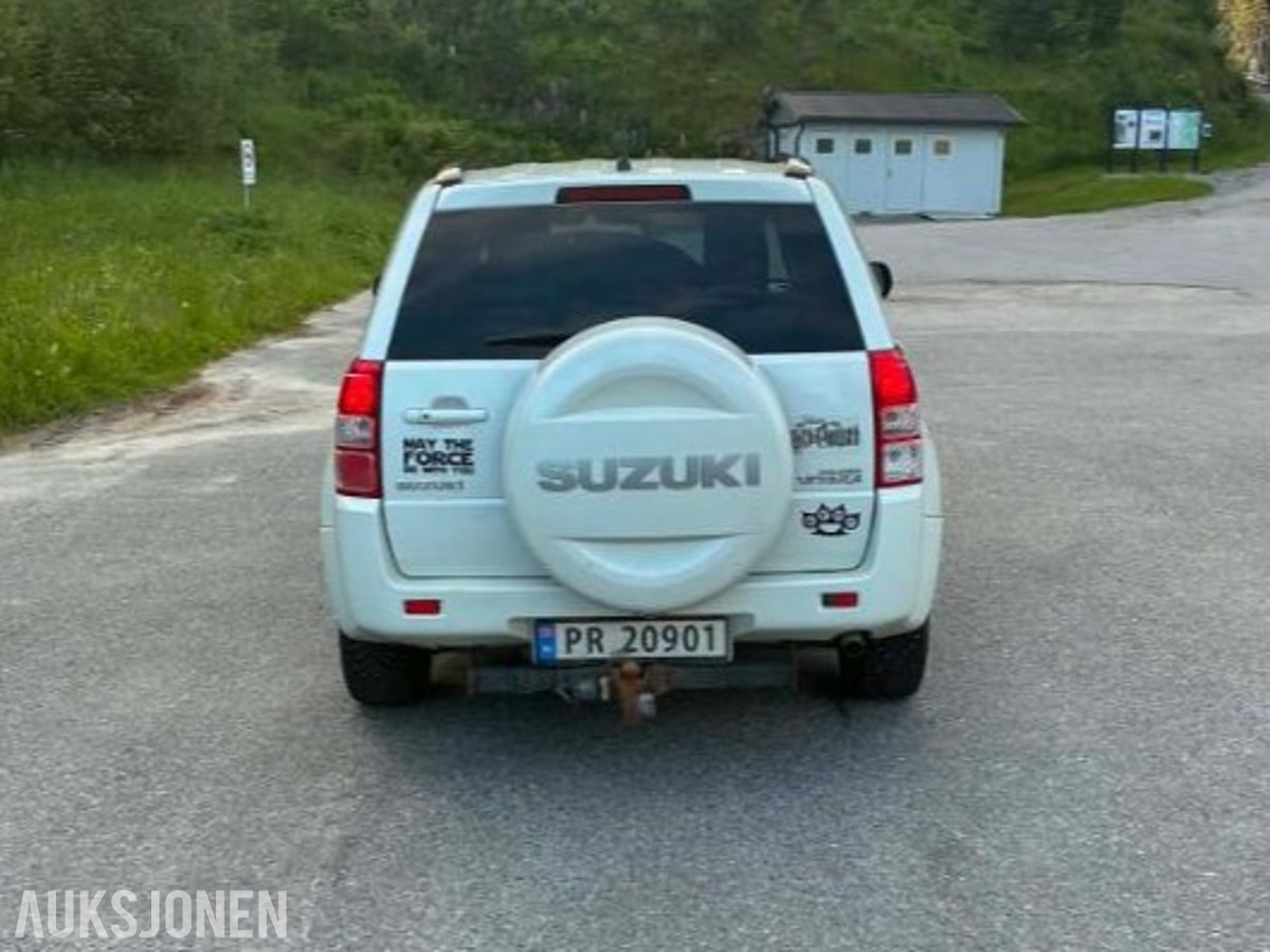 2013 Suzuki Grand Vitara 1.9D 129hk 4X4 piggdekk sommerhjul