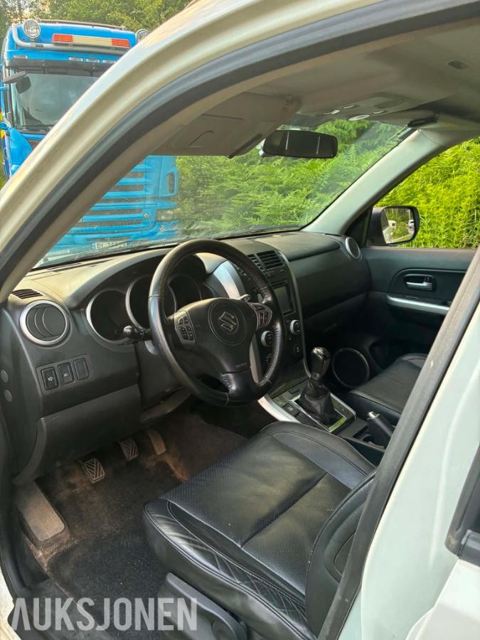 2013 Suzuki Grand Vitara 1.9D 129hk 4X4 piggdekk sommerhjul