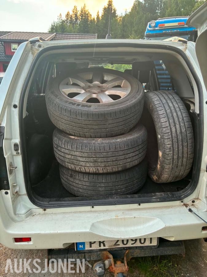 2013 Suzuki Grand Vitara 1.9D 129hk 4X4 piggdekk sommerhjul